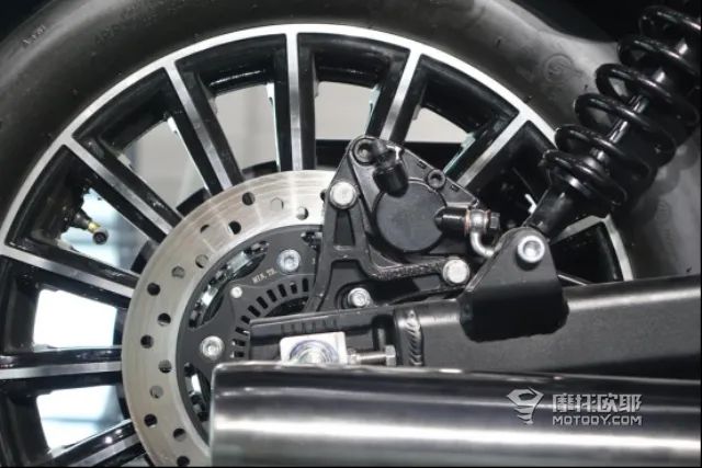 摩托车后平叉材质到底应该怎么看?