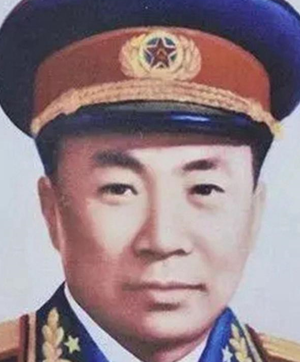 辽宁省委书记李伯秋,61岁被调整职务,70岁被取消党籍与军籍