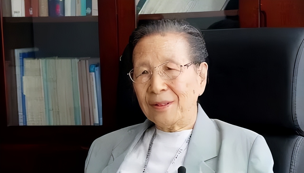 芯片之母黄令仪逝世,65岁出山研发国产芯片,节省万亿打破封锁