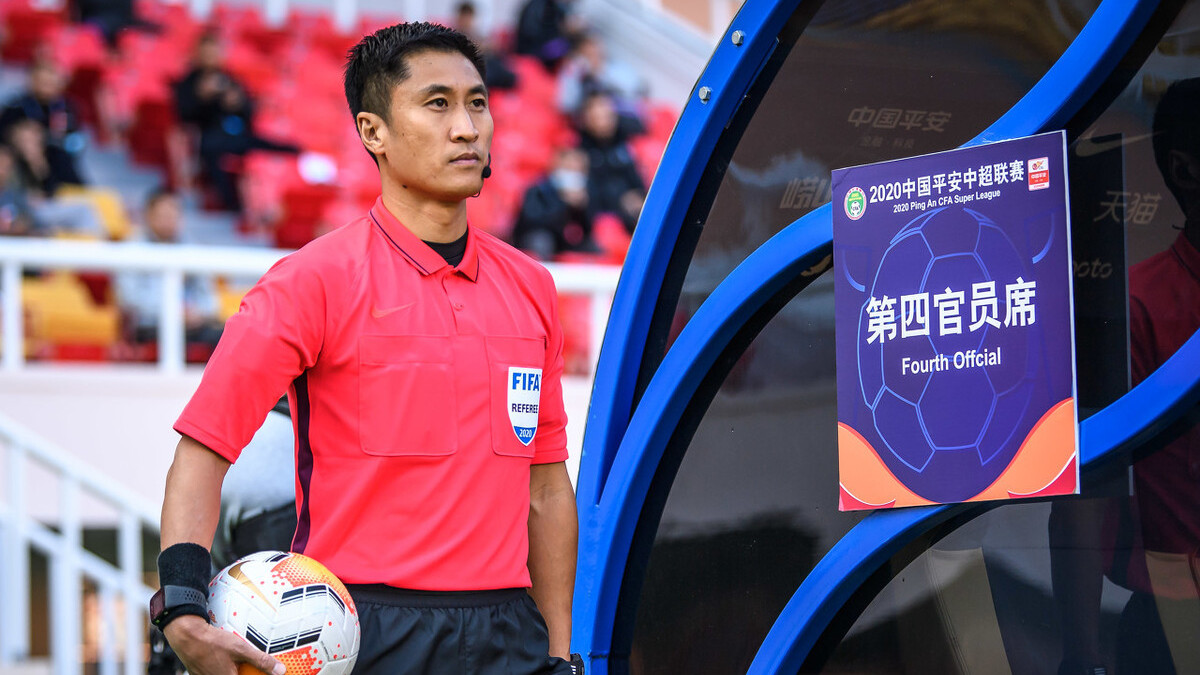 中超裁判郭宝龙受到一致好评:他的能力可以媲美英超