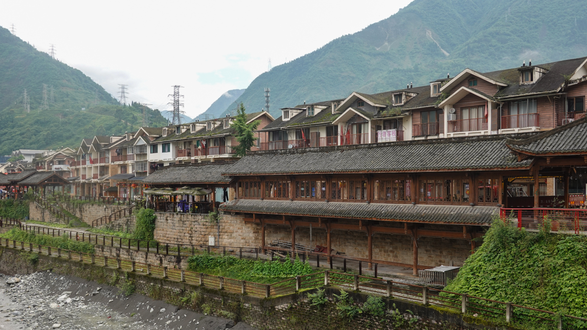 四川汶川映秀镇,昔日地震重灾区如今风景秀美