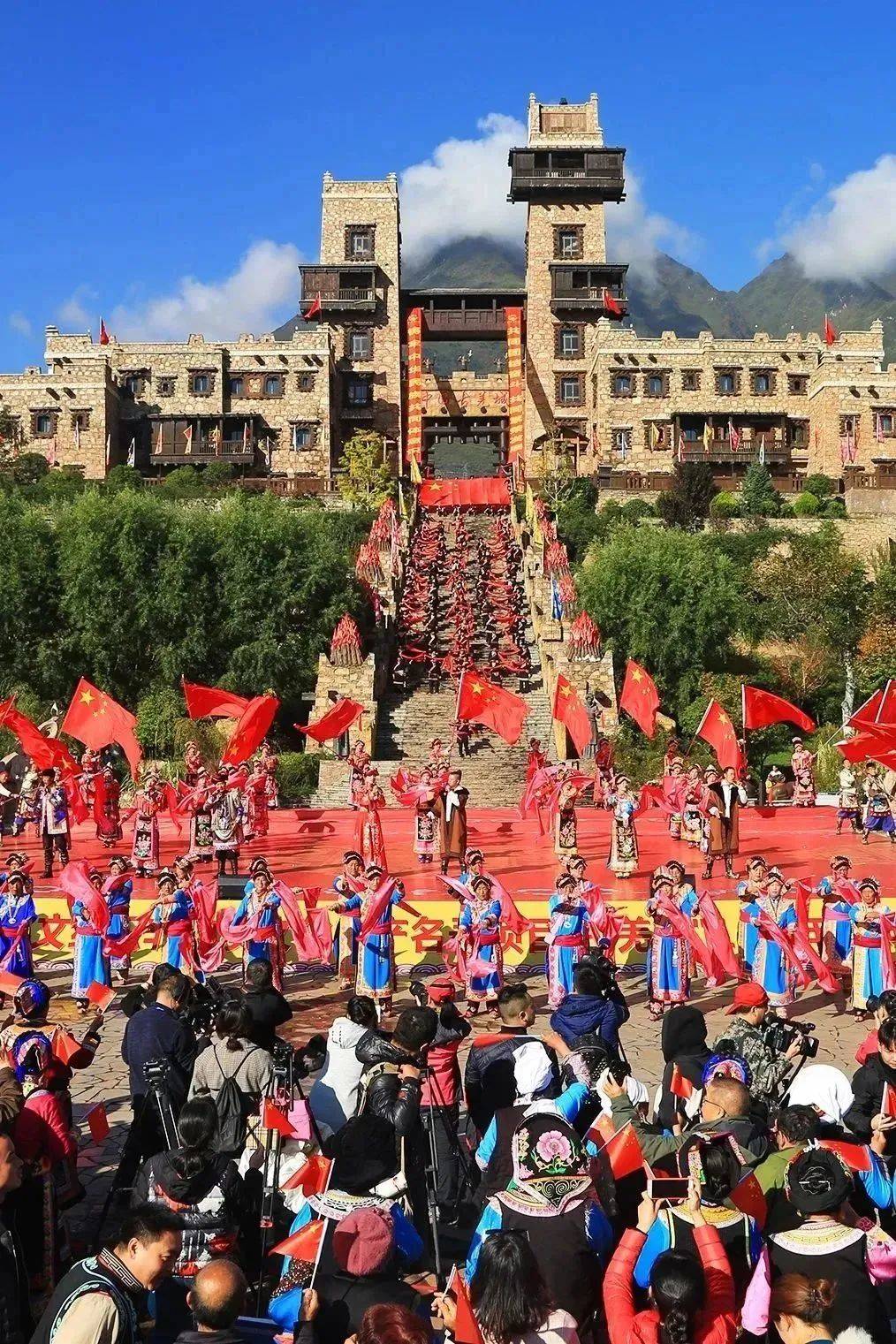 走呀,去阿坝州热热闹闹过羌年!