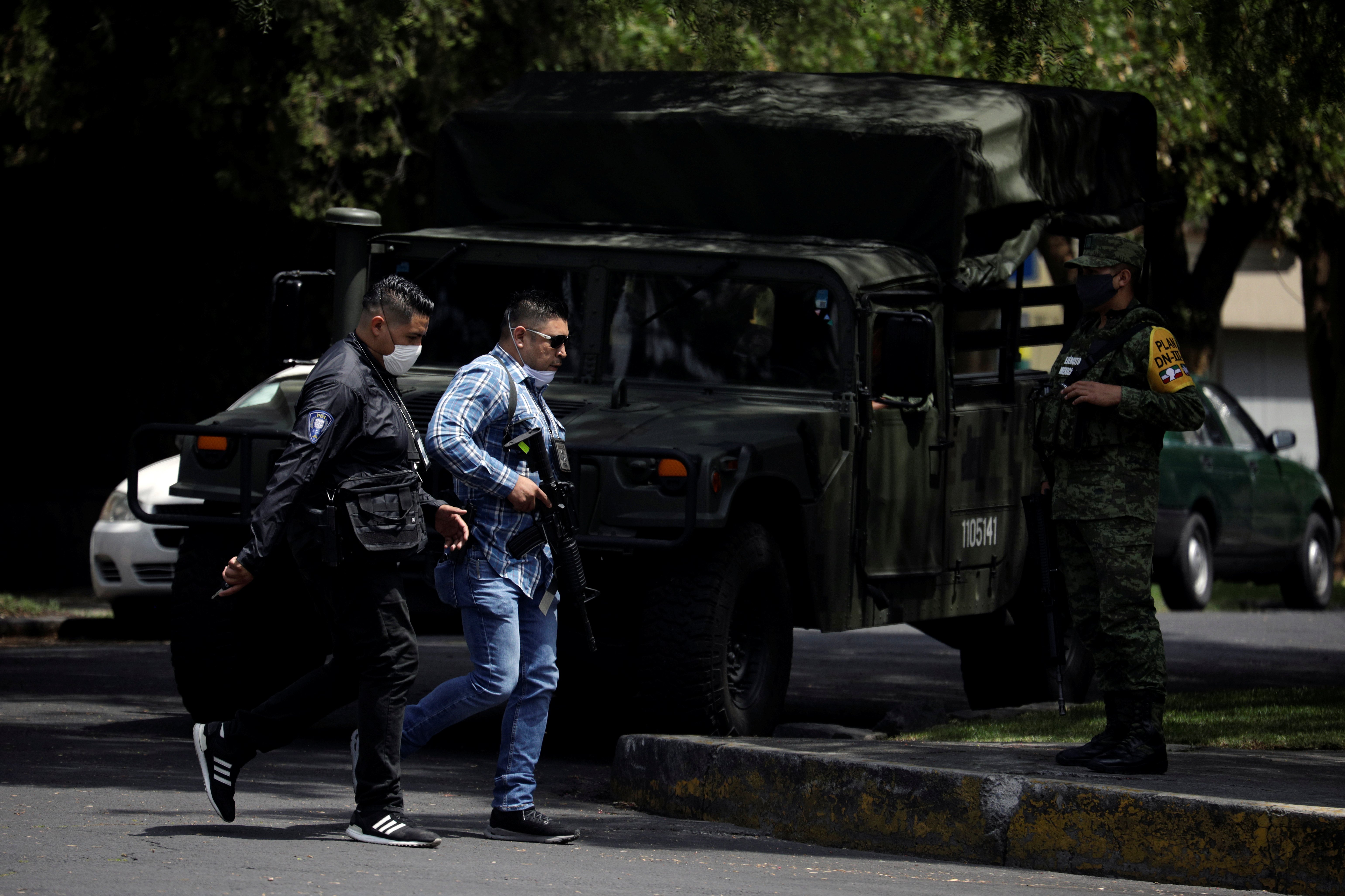 墨西哥城警察局长遇袭受伤(19)