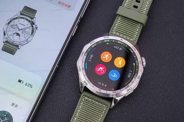 华为watch gt 4智能手表,搭载智能天线,定位更精准