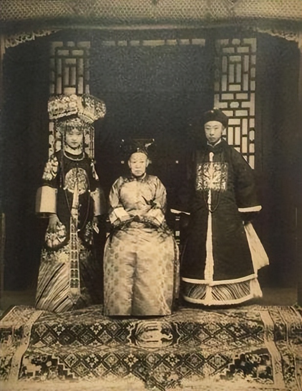 溥杰与二婚妻子嵯峨浩的跨国婚姻:长女殉情,二女儿执意嫁日本人