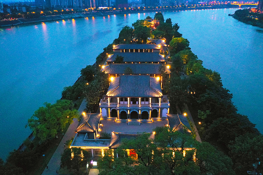 省衡阳市区东南面的湘江中央,有一座如宝石般璀璨的岛屿——东洲岛