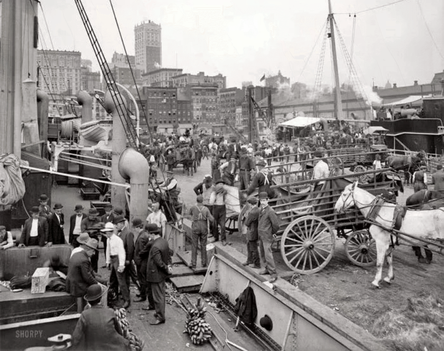 打开读历史的新方式,还原了色彩的老照片