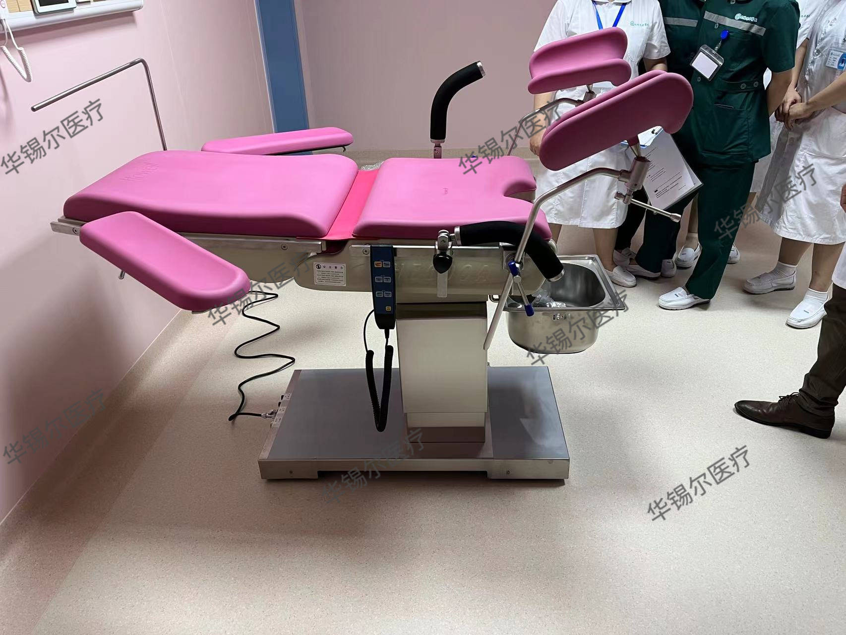 电动妇科手术台是妇科临床工作中不可或缺的器械,也是妇产科医生进行