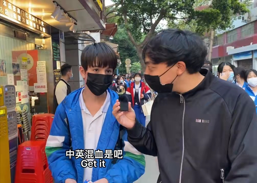 中英混血男生英语不好,广东话却说得贼溜,背后原因是什么?