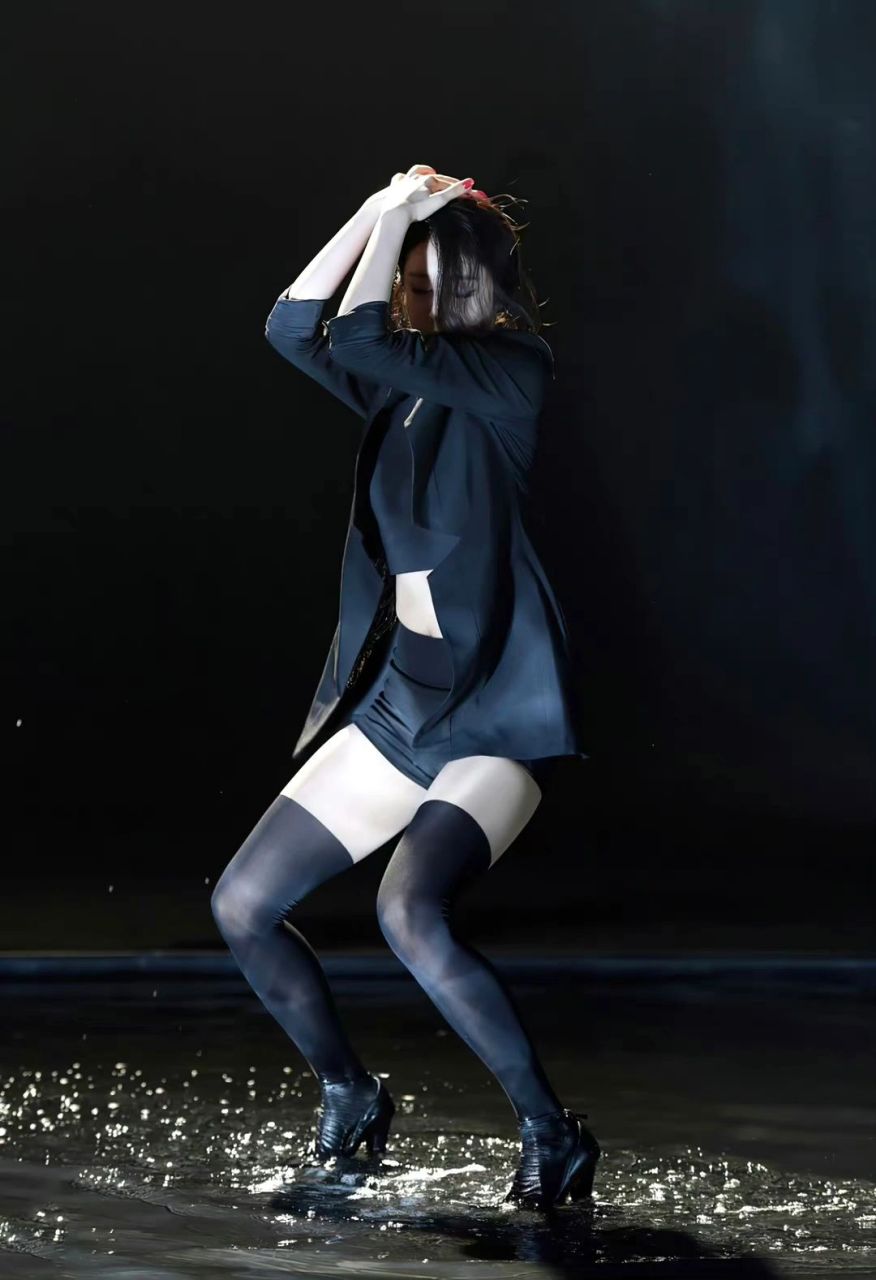 朴智妍 这身段,这舞姿,谁看谁不心动啊