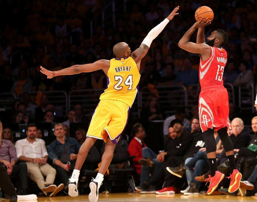 哈登的后撤步三分也不快,为什么会这么难防守呢?主要原因有两点