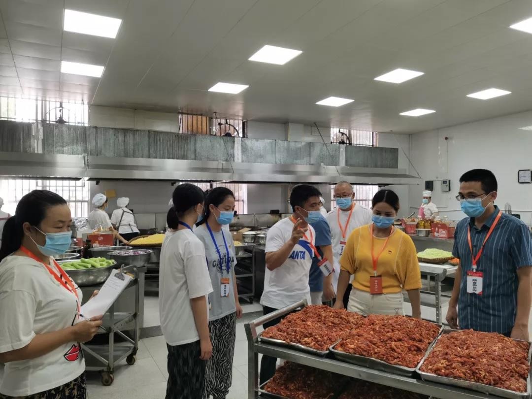 高县硕勋中学校:家校合力监督 共建平安食堂