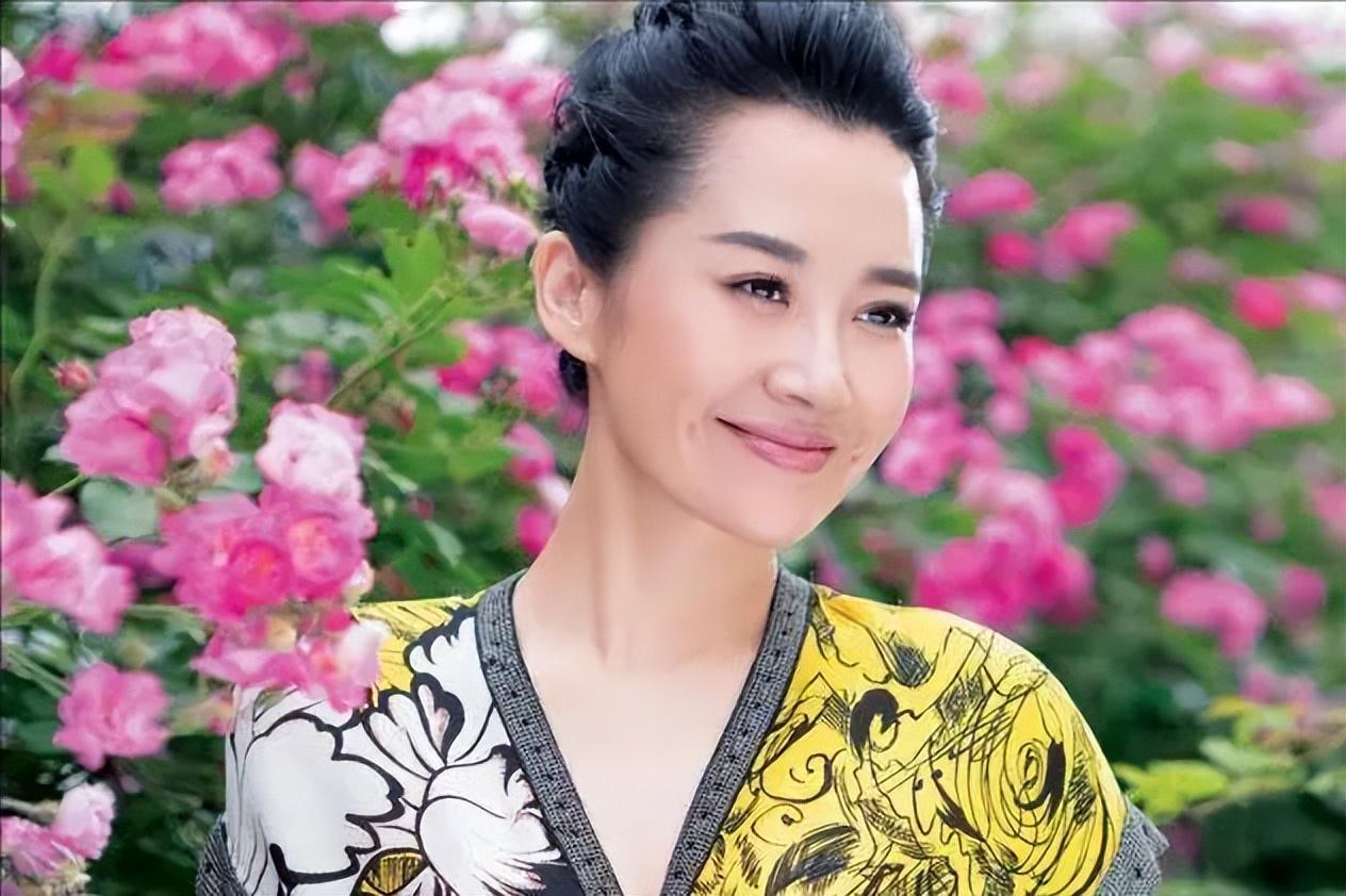 风流成性老少通吃54岁的许晴真是越老越火辣