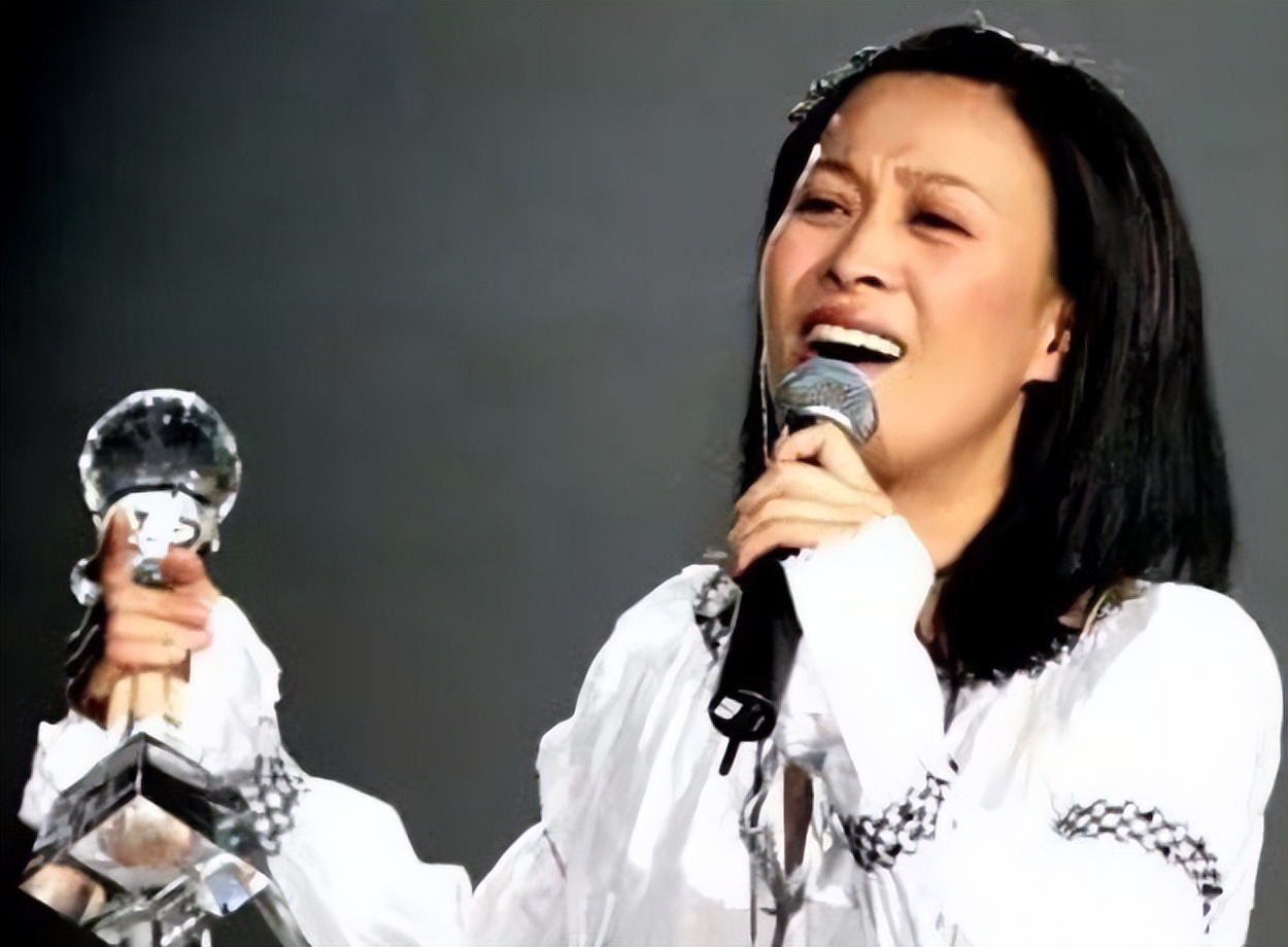 那英:模仿苏芮走红,嘲笑刀郎歌迷是"农民",一首歌毁了姚贝娜