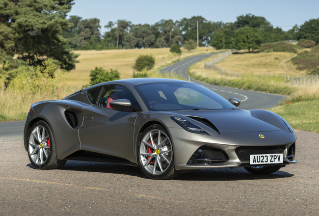 搭载2升直列4涡轮发动机的莲花emira亮相