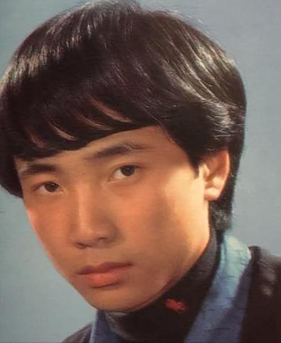 娱乐圈数位光头明星,年轻时茂密的回忆,你还记得几个?