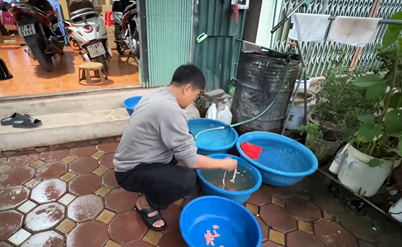 2020年初刘刘回家过年,没想到疫情爆发只能滞留国内,去不了越南.