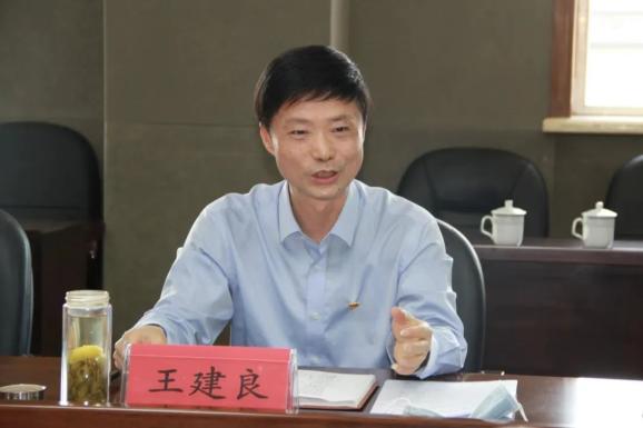 秀洲区人大常委会副主任王建良一行到秀洲法院开展专题调研