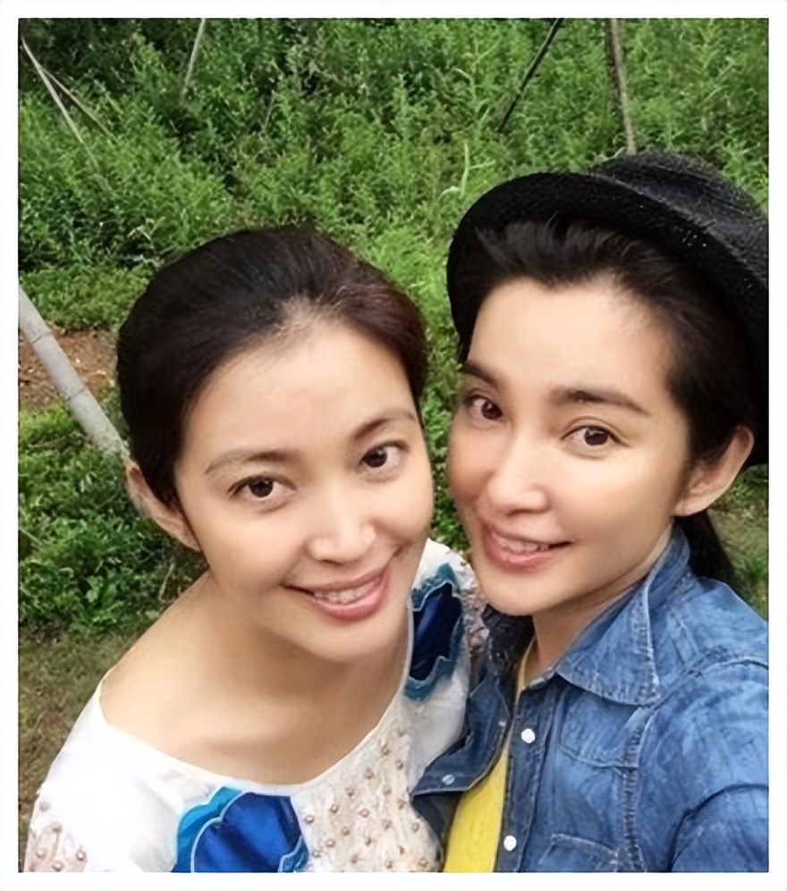 "娱圈白莲"李冰冰:和朱孝天亲热被拍,身家十亿交往小16岁男友