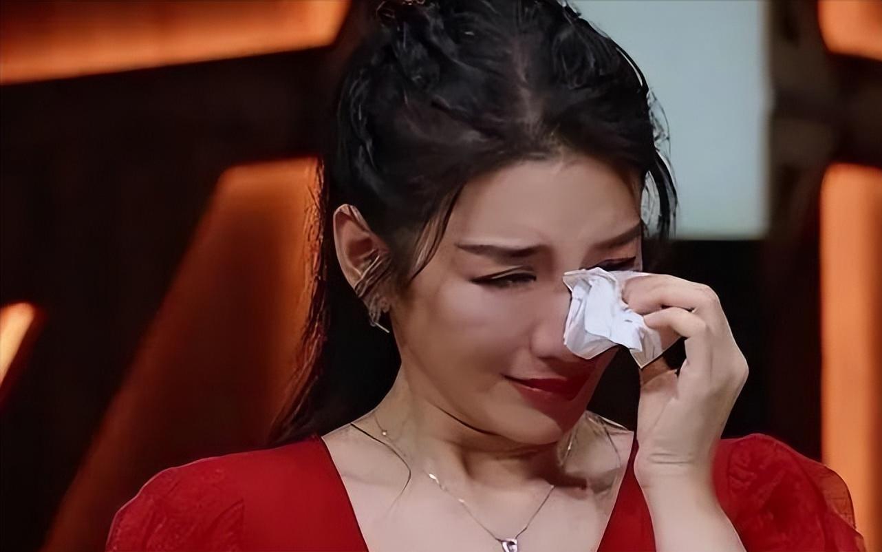 私密照被曝!被出轨,被家暴,小燕子黄奕这些年她都经历了什么?