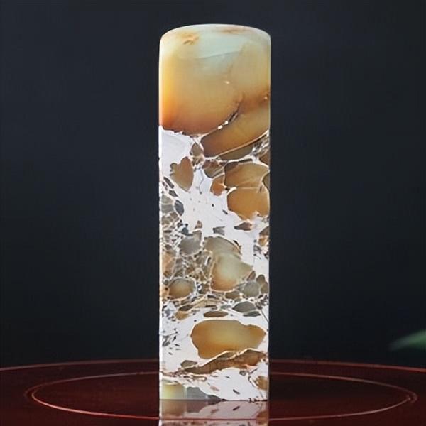 山东济宁一老伯花960元买的石头,没想到竟是绿冻石,卖了900万