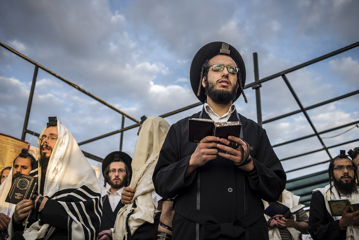 一个故事告诉你:犹太人赚钱的思路是多么可怕,看懂少走十年弯路