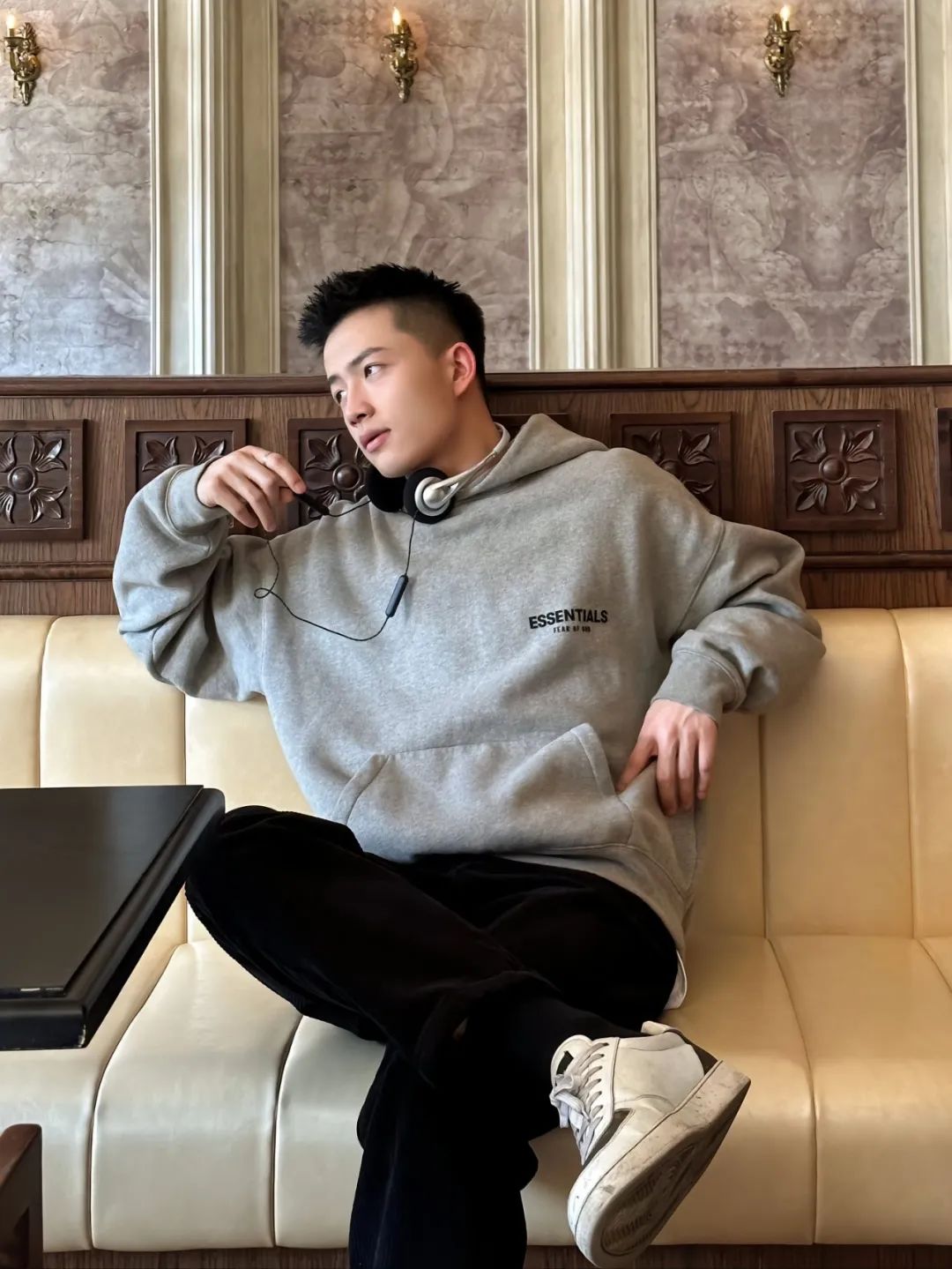 成都一网红体育老师成网友男神,又痞又帅