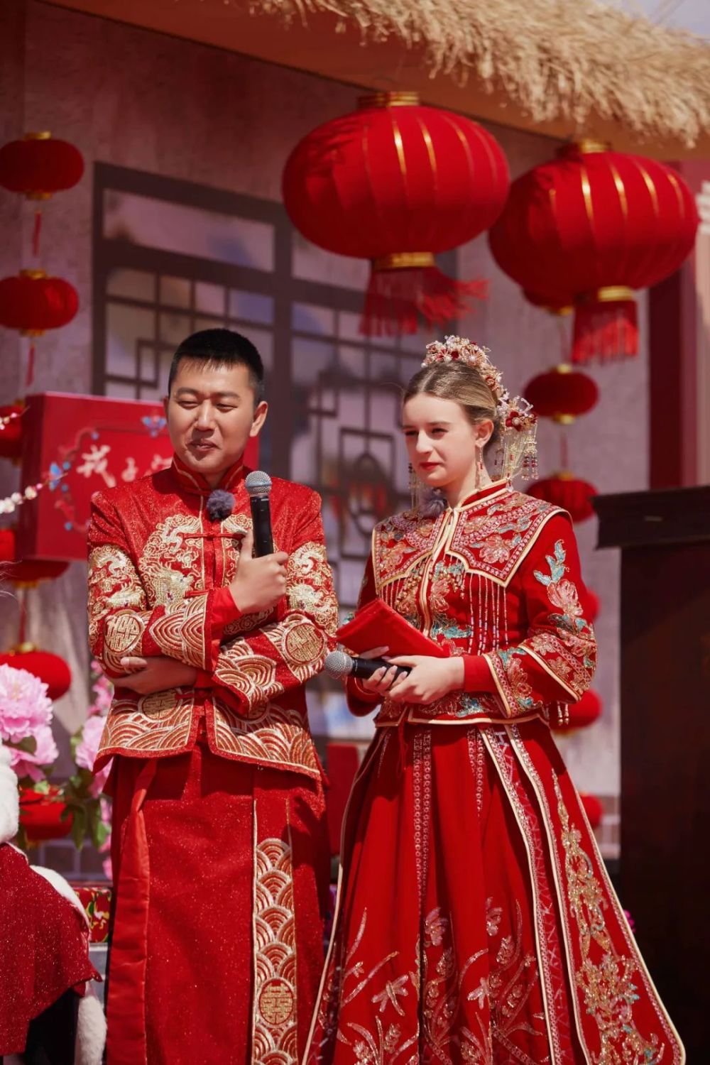 东北小伙八抬大轿迎娶俄罗斯新娘,陆毅鲍蕾孟鹤堂张鹤伦参加