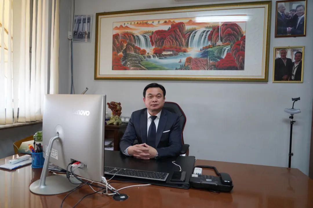 不惧疫情 创造传奇:华人企业家陈晓荣