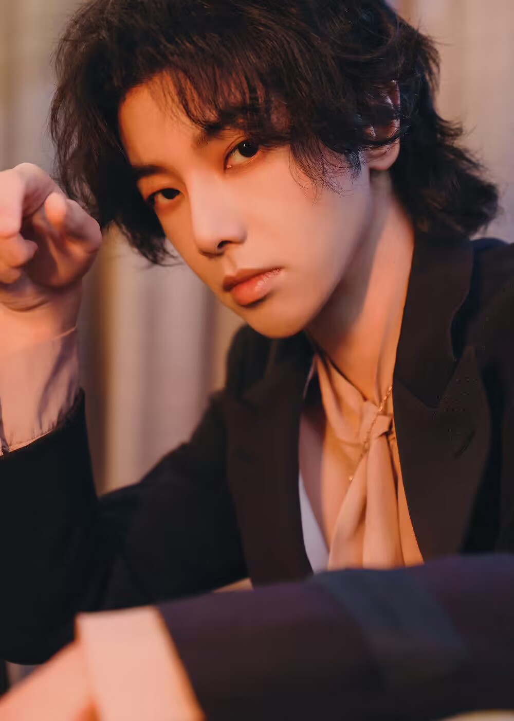 大湾区音乐会封面出炉:周深成新生代歌手代表,肖战,王一博对应