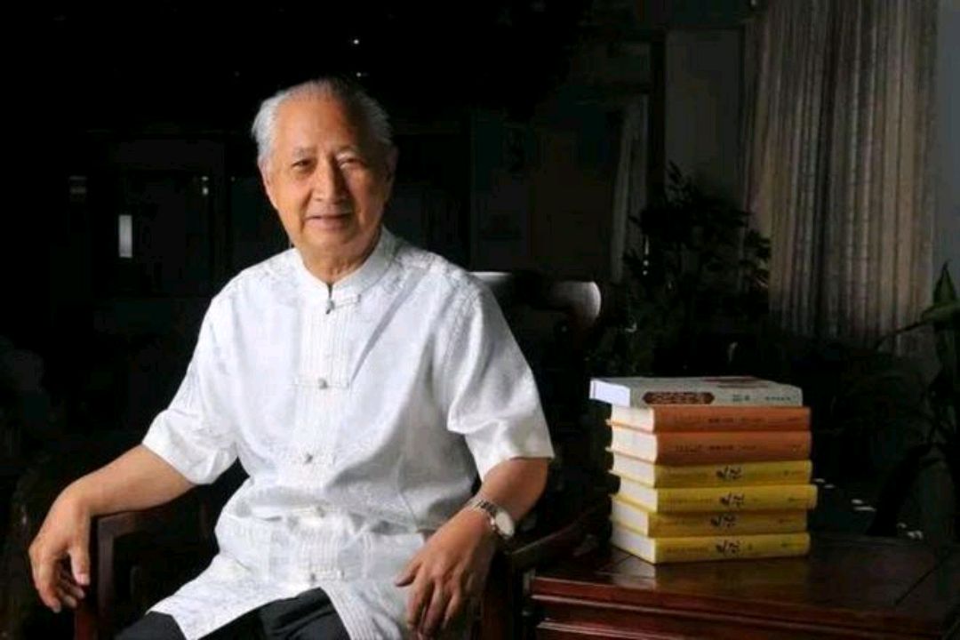 国医大师吕景山,有名的针灸大师,首创"对穴"理论,赞誉颇丰