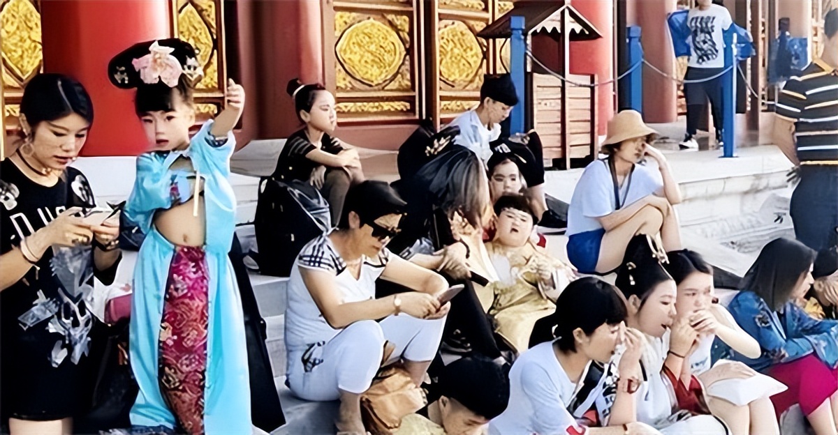 横店美甲:让指尖绽放独特魅力
