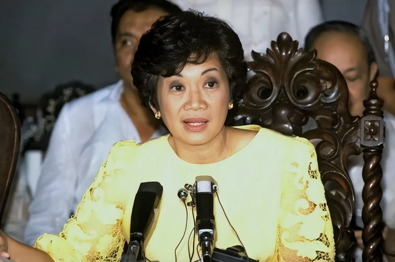 菲律宾女总统科拉松:丈夫被枪杀,代夫出征成为亚洲首位女总统