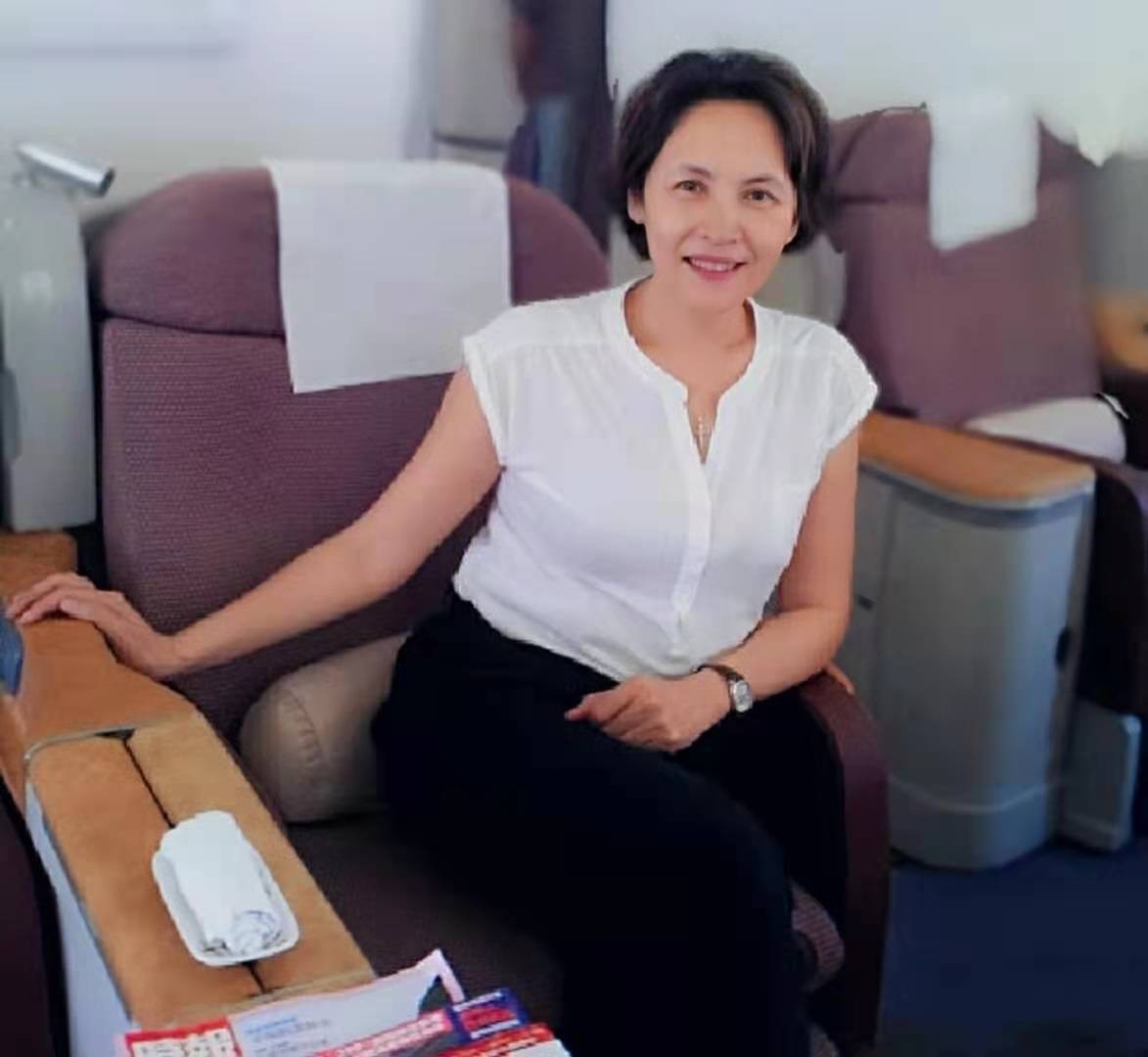 越老越优雅的典型,还要看宋晓英!66岁穿衣有术,妈妈们照着穿搭