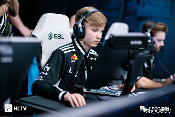 【世界第一Vitality首日双败回家!今天LVG与C9、NaVi与FaZe生死战】