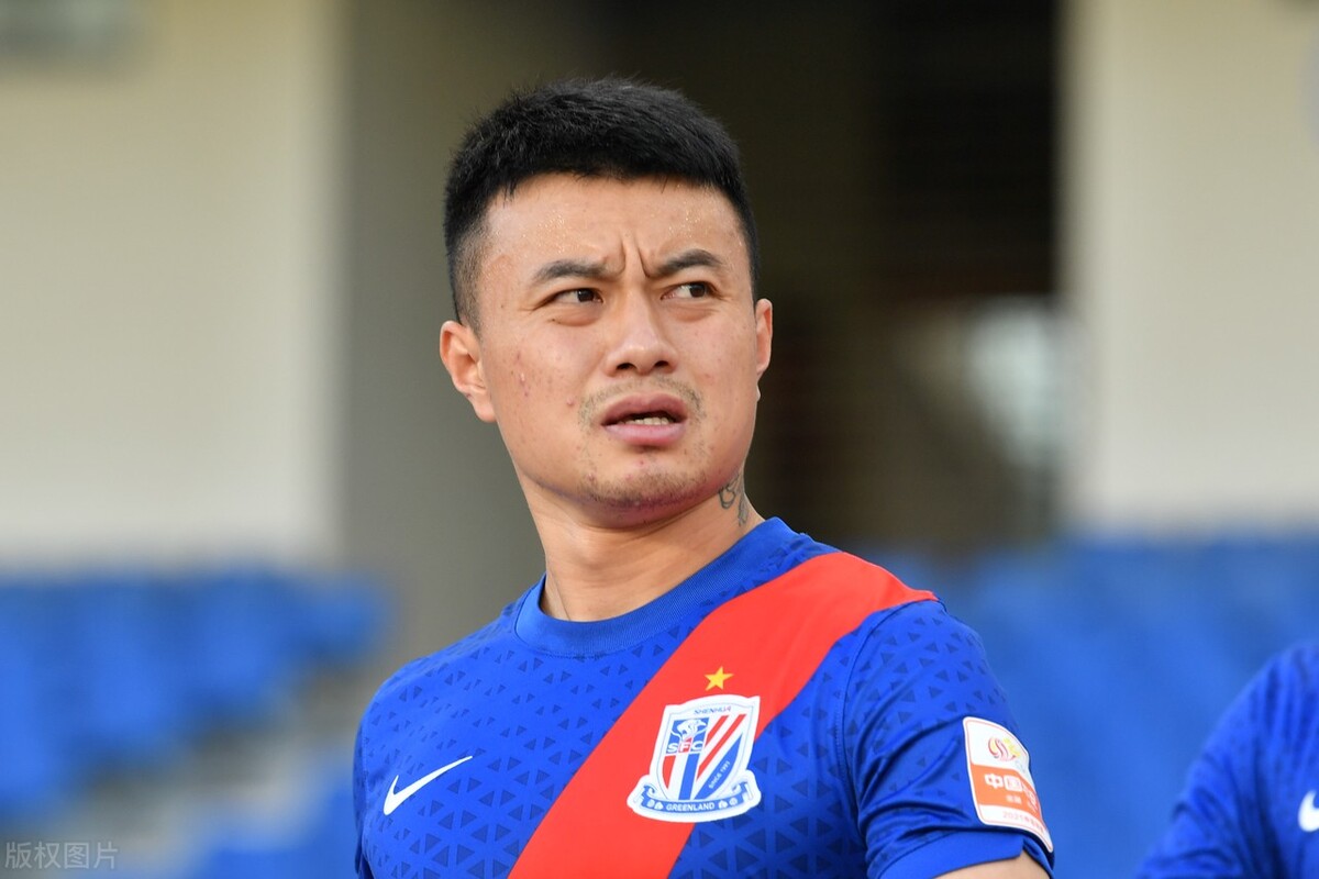 以曹赟定这几年在申花的表现来看,是不是该退居二线了?