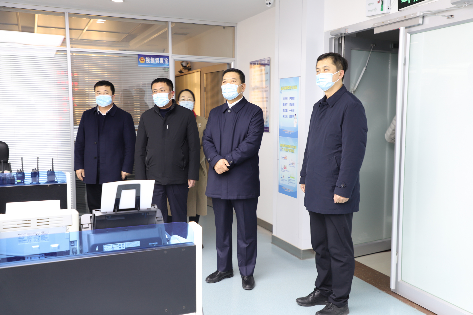绥德县委县政府主要领导看望慰问绥德公安疫情防控一线民辅警