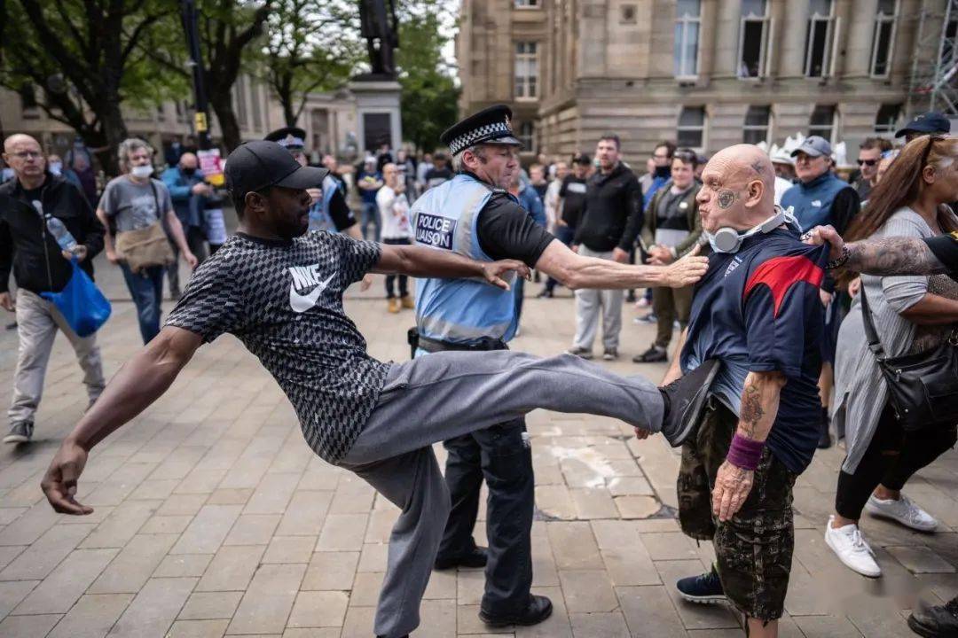 澳媒:美国正寻找一个"共同敌人",来安抚国内情绪