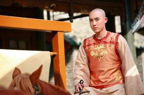 乾隆喜爱的孙子,出生时是双胞胎,深得嘉庆皇帝的信任