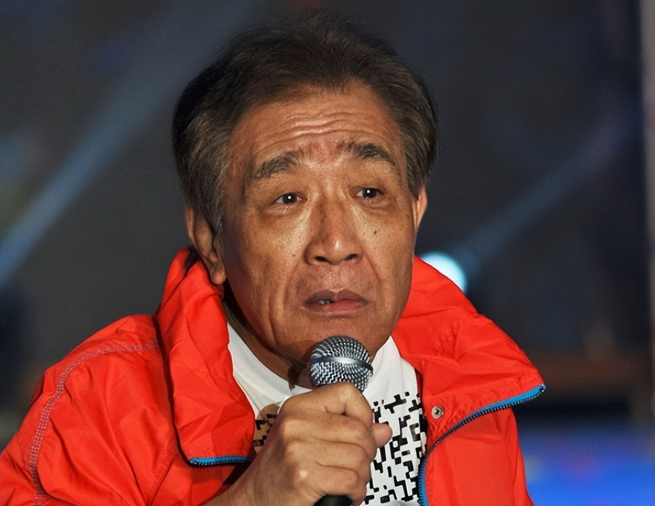 歌手张帝:两婚两离,再娶小33岁的女儿闺蜜为妻,结婚14年仍恩爱