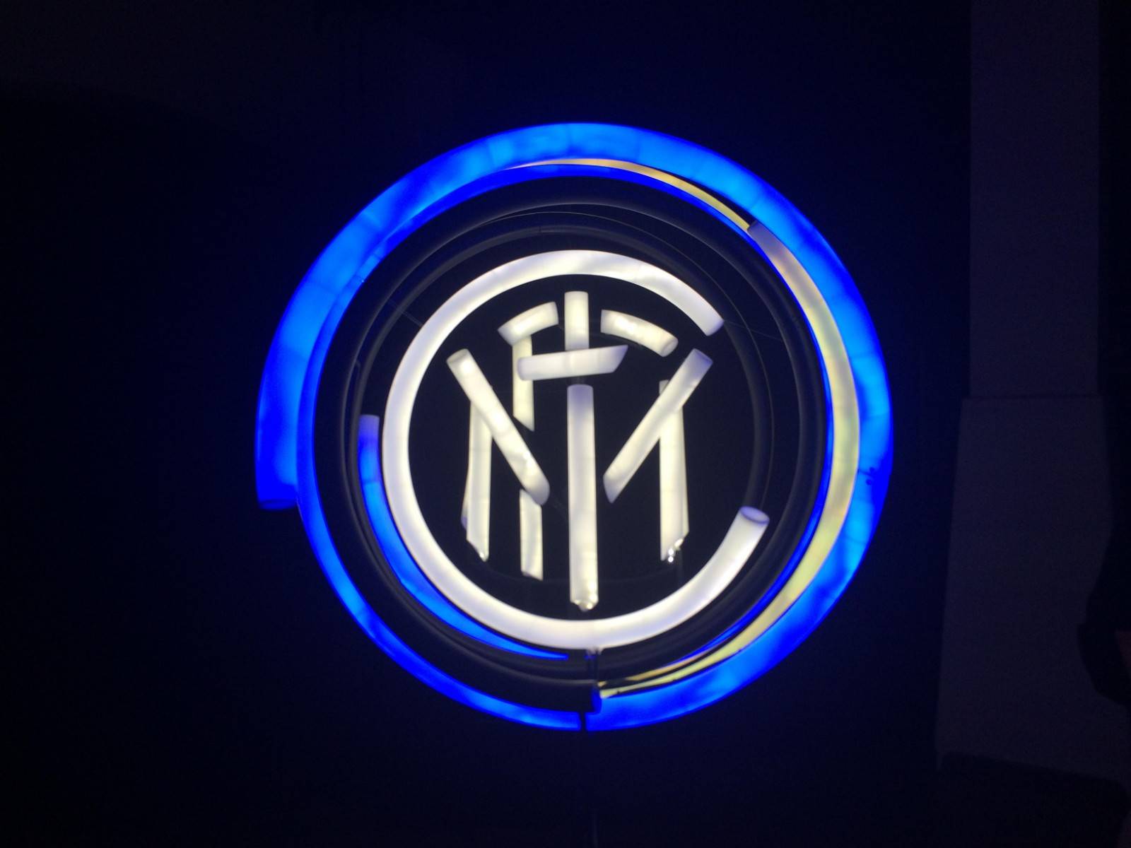 8月21日足球比赛分析:意甲揭幕战国米主场迎战热那亚