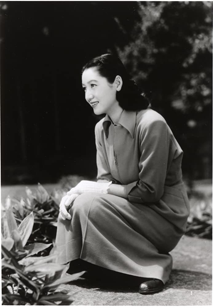 她26岁被送给麦克阿瑟当情妇,曾是日本的女神,余生没有选择嫁人