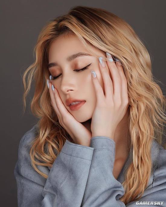 时尚模特转行美妆博主 日本精致辣妹南部桃伽