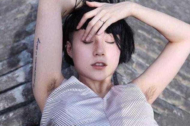 为啥有的女性体毛旺盛而有的却"稀疏"?