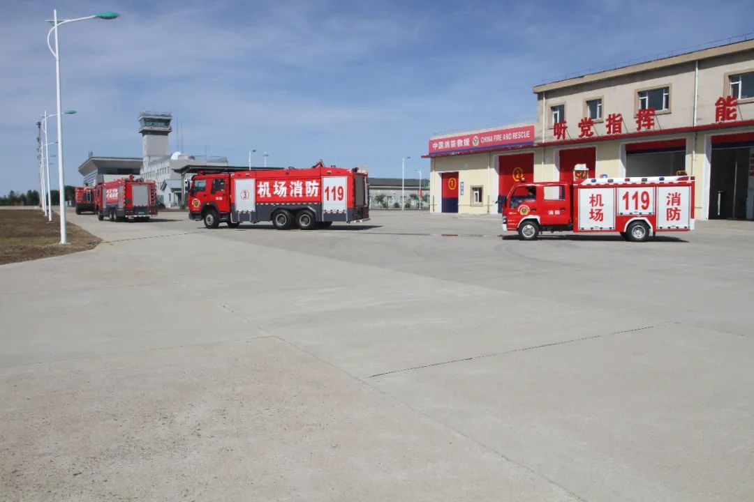 建三江湿地机场消防大队联合中国航油建三江供应站开展实战演练