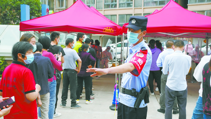 强化社会面治安管控,维护疫情防控期间辖区社会治安秩序,确保人民群众