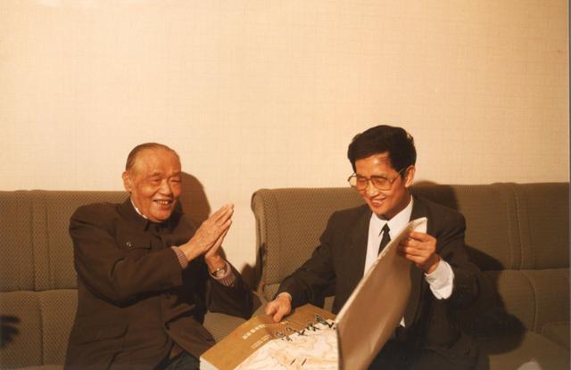 1981年,越军上尉乔清陆,携9人驾机起义,投奔我国,结局如何?