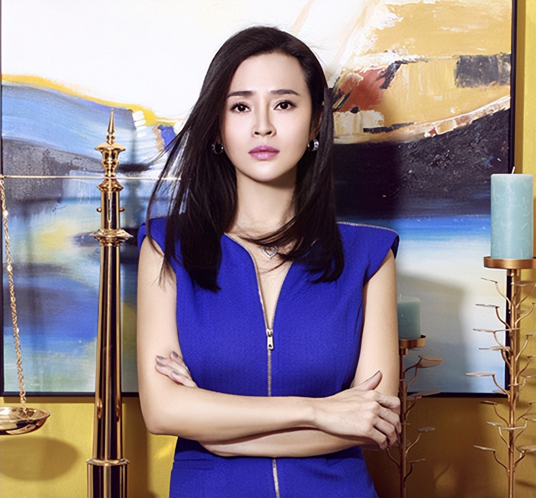 演员于明加:结婚十三年只生孩子不做饭,丈夫一家人把她宠成宝