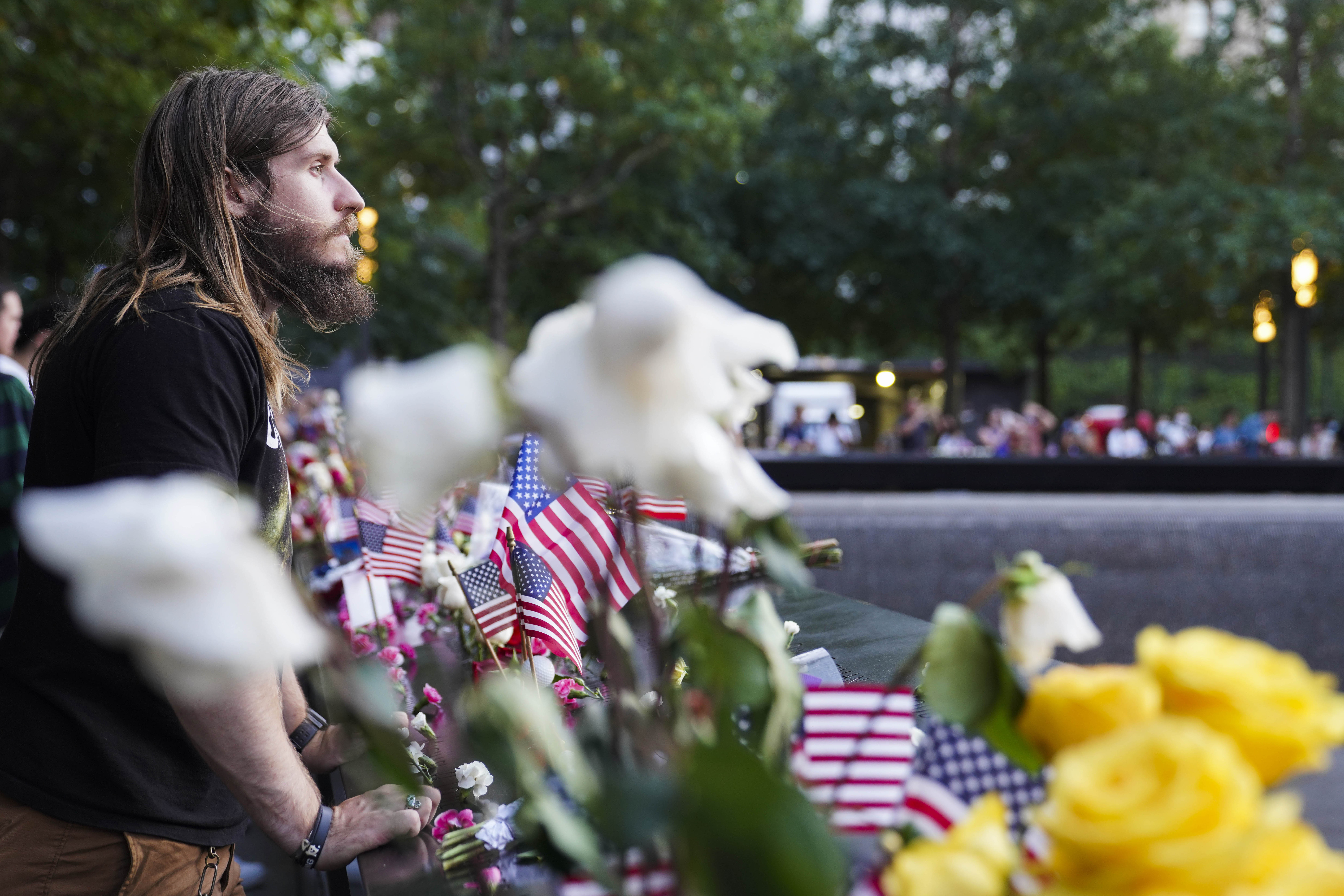 美国多地纪念"9·11"恐怖袭击事件二十周年(9)