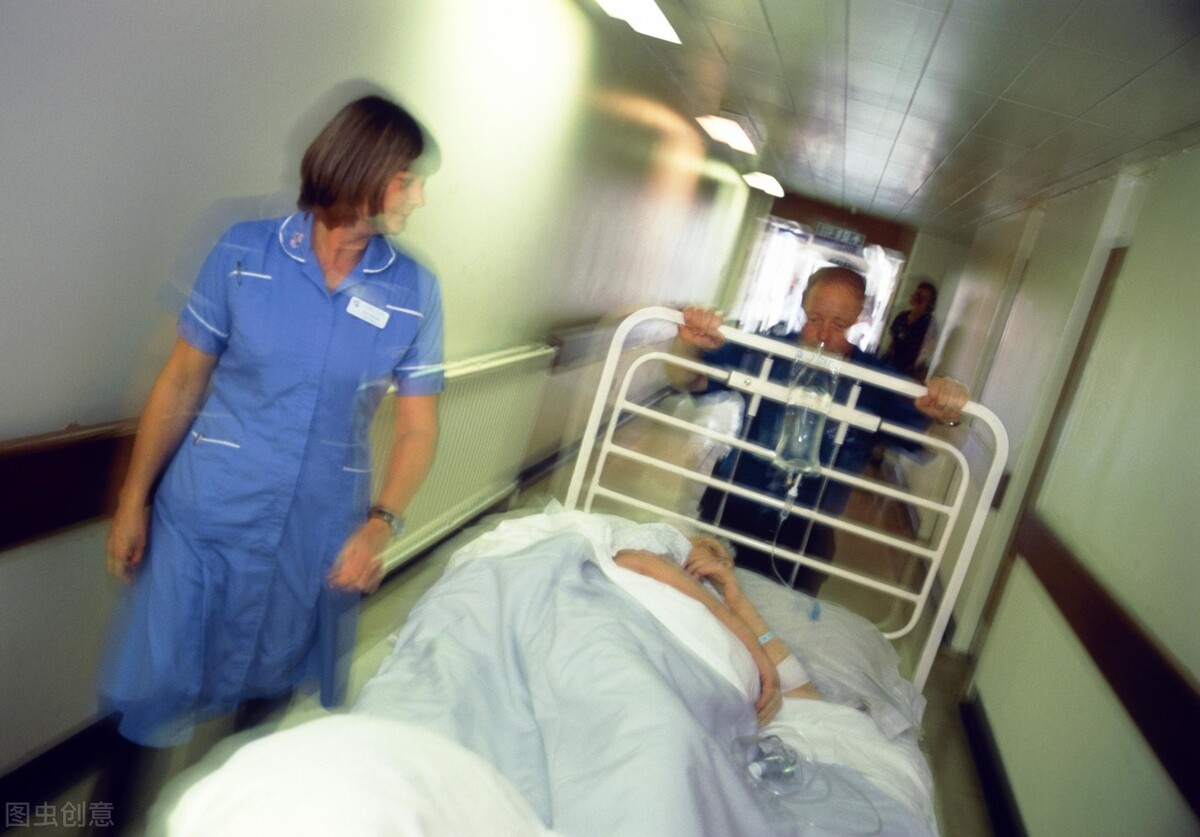 英国一名男护士性侵多名麻醉昏迷病人,还偷拍同事,被判12年